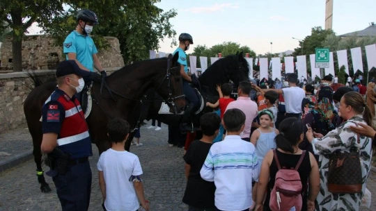Harput'ta atlı jandarma timlerine yoğun ilgi