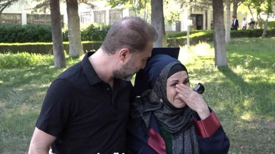 Hayali olan inşaat mühendisliğini 58 yaşında kazandı, 63 yaşında kep attı