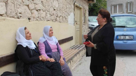 300 yıllık köyün ilk kadın muhtarı oldu