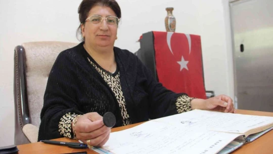 300 yıllık köyün ilk kadın muhtarı oldu