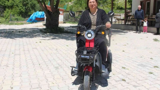 300 yıllık köyün ilk kadın muhtarı oldu