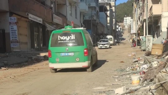 HAYDİ, deprem bölgesindeki can dostlarını yalnız bırakmadı