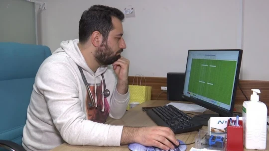 Hem randevuya geç geldi, hem de doktoru darp etti