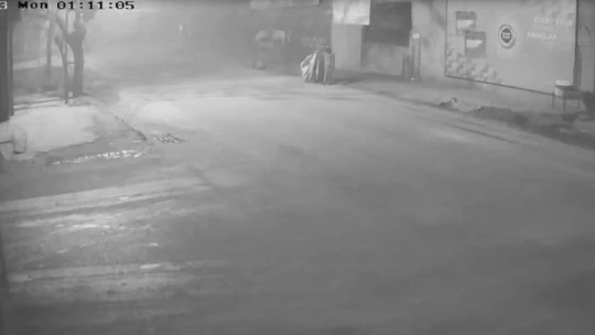 Hırsızlar bozuk ve hurda malzemelere dokunmayıp 250 bin liralık ürünü çaldı