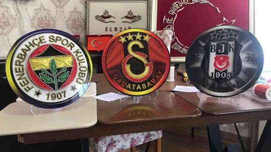 Hobi olarak başladığı filografi sanatında, devlet sanatçısı oldu