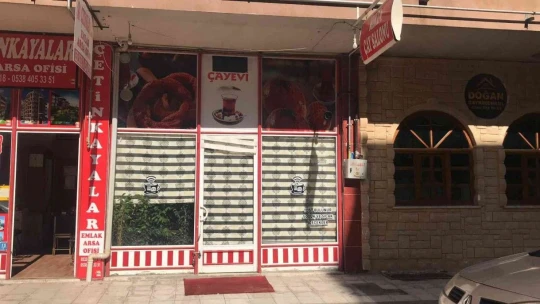 Husumetlisini çay ocağında silahla vurarak öldürdü