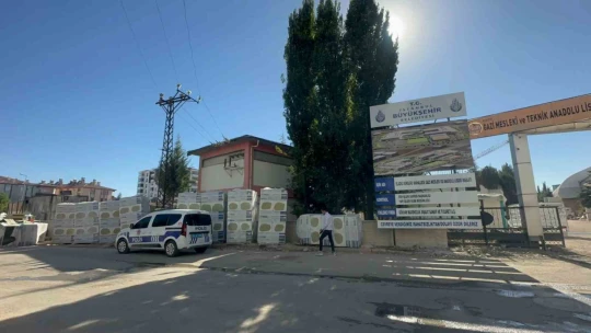 İBB Başkanı İmamoğlu'nun Elazığ'da yaptıracağı okulda yangın