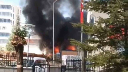 İBB Başkanı İmamoğlu'nun Elazığ'da yaptıracağı okulda yangın
