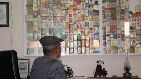 İçmediği sigaraların koleksiyonunu yapıyor