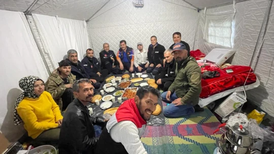 Elazığ Afad Ekibi Kahramanmaraş'da Çalışmalarıyla Göz Dolduruyor