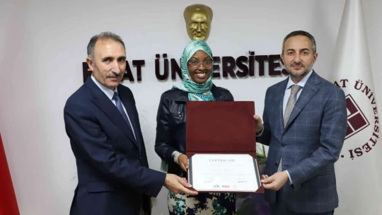 Yabancı uyruklu öğrencilere sertifikaları verildi