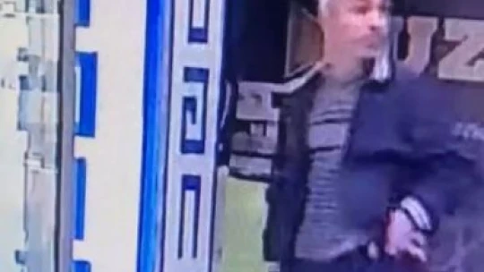 İlk önce telefonu çaldı ardından mağazaya girip fiyat sordu