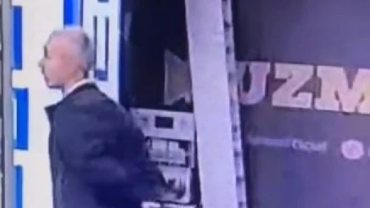 İlk önce telefonu çaldı ardından mağazaya girip fiyat sordu