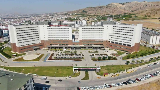 İlk yerli aşı TURKOVAC Elazığ'da uygulanmaya başlandı