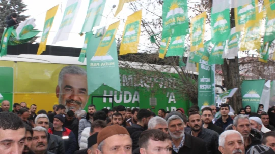 HÜDA PAR Genel Başkanı Yapıcıoğlu`nun Kovancılar Halk Buluşması Mitinge Dönüştü