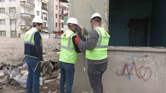 İnşaat Yüksek Mühendisi Çakırcıoğlu, 'Binanın hasarlı olup olmadığını anlamak için her şartta karot alınması gereklidir'
