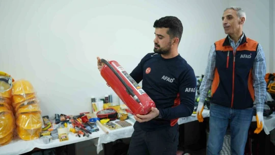 İpek Yolu Gençlik Merkezinde 60 genç afet eğitimi alıyor