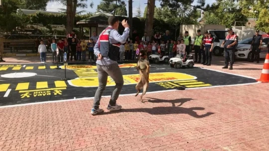 Jandarma, çocuklarla bir araya geldi