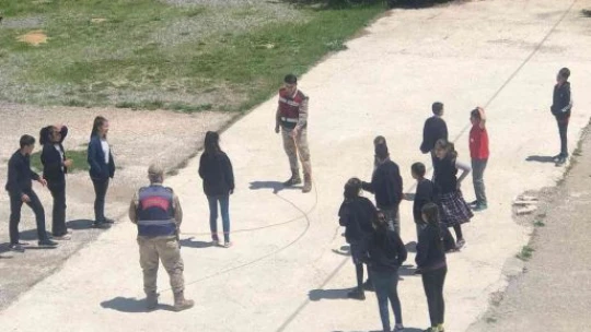 Jandarma ekipleri içleri ısıttı