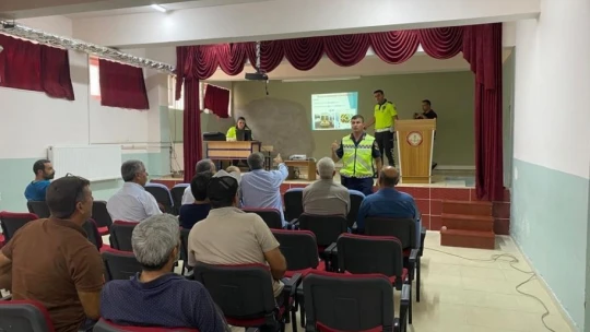 Jandarmadan okul servisi şoförlerine eğitim