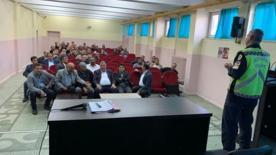 Jandarmadan okul servisi şoförlerine eğitim