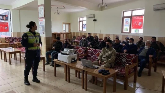 Jandarmadan traktör sürücülerine eğitim