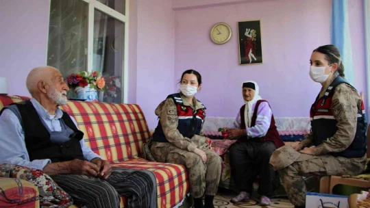 Jandarmayla yaşadığı 'bayram harçlığı' diyaloğuyla gönüllere taht kurmuştu, acı haberi geldi