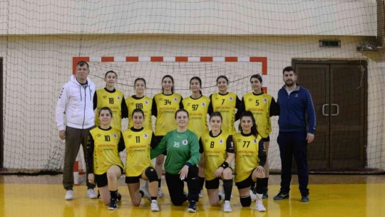 Kadınlar Hentbol 1. Ligi A Grubu: Adasokağı Spor Kulübü: 19 - Elazığ Sosyal Yardımlaşma: 20