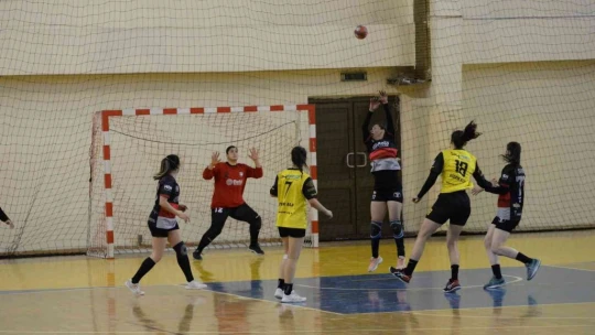Kadınlar Hentbol 1. Ligi A Grubu: Adasokağı Spor Kulübü: 19 - Elazığ Sosyal Yardımlaşma: 20