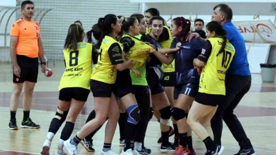 Kadınlar Hentbol 1. Ligi: Sivas Belediyespor: 27 - Elazığ Sosyal Yardımlaşma Spor Kulübü: 22