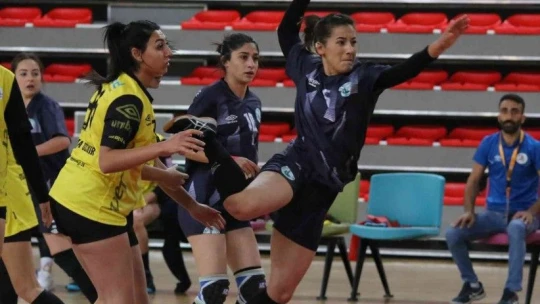 Kadınlar Hentbol 1. Ligi: Sivas Belediyespor: 27 - Elazığ Sosyal Yardımlaşma Spor Kulübü: 22