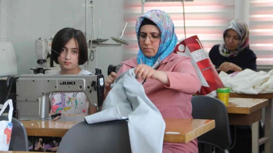 Kadınlar iş sahibi olmak için kurslarda ter döküyor