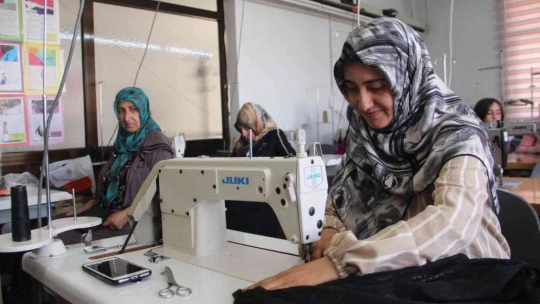 Kadınlar iş sahibi olmak için kurslarda ter döküyor