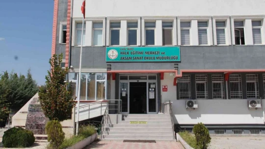 Kadınlar iş sahibi olmak için kurslarda ter döküyor