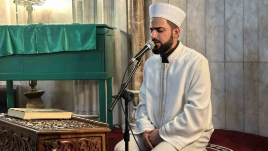 Kadir Gecesi'nde vatandaşlar camilere akın etti