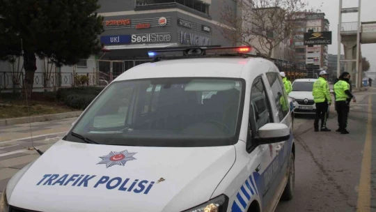 Kamyonun çarptığı kadın yaralandı