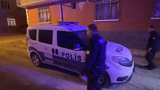Kapkaççı, yaşlı depremzedeyi yerde sürükleyip 1 milyon liralık altınını çaldı