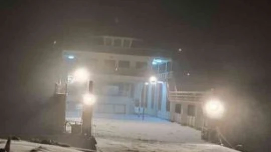 Kar yağışı nedeniyle Çemişgezek feribot seferleri geçici süreliğine durduruldu