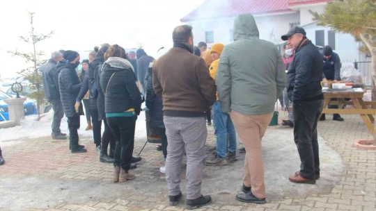 Kara hasret kalan vatandaşlar Hazarbaba Kayak Merkezine akın etti