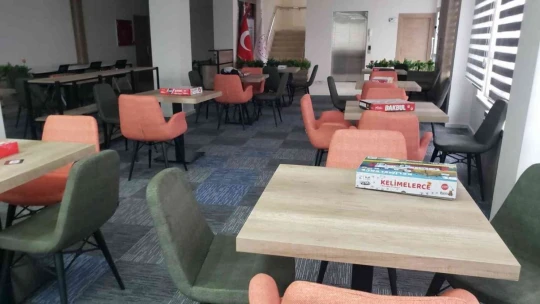 Karakoçan'da 3 katlı ilçe kütüphanesi hizmete açıldı
