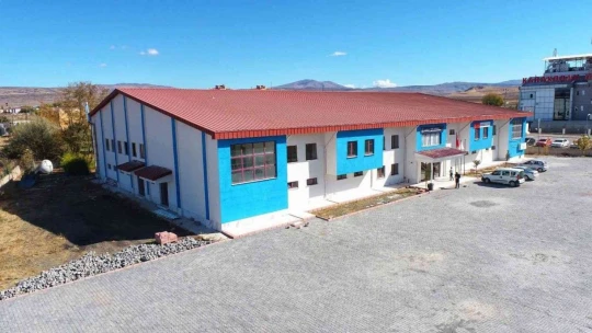 Karakoçan'da spor tesisleri yenilendi