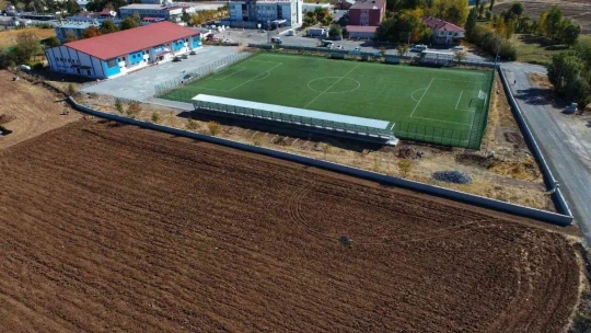 Karakoçan'da spor tesisleri yenilendi