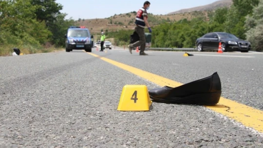 Karı kocayı trafik kazası ayırdı