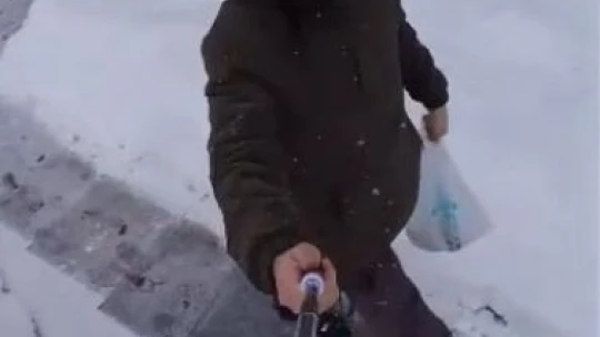 Kayak takımlarına atlayıp alışverişe çıktı