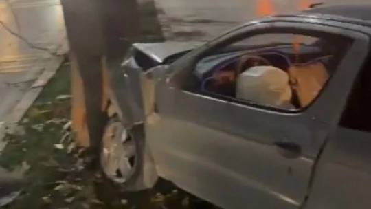 Kaza yaptı, aracı bırakıp kaçtı