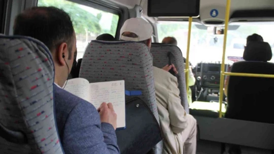 Minibüse binmeden yazamıyor 'Atla Gel Şaban' filmi Elazığ'da gerçek oldu