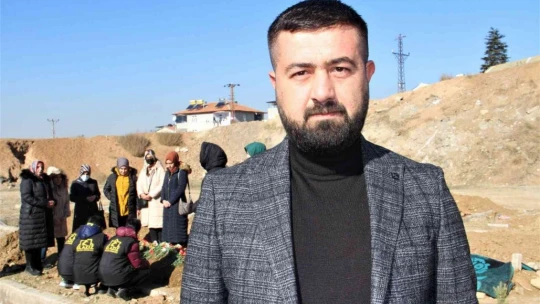 Kimsesizler mezarlığına gömülmüştü, Elazığlılar engelli kızın 'kimsesi' oldu
