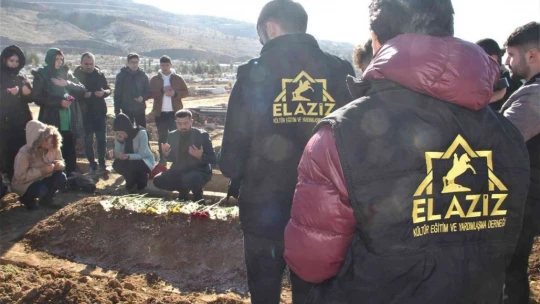 Kimsesizler mezarlığına gömülmüştü, Elazığlılar engelli kızın 'kimsesi' oldu