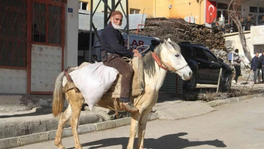 Kış aylarında 3 metre kar yağan ilçede yaz havası