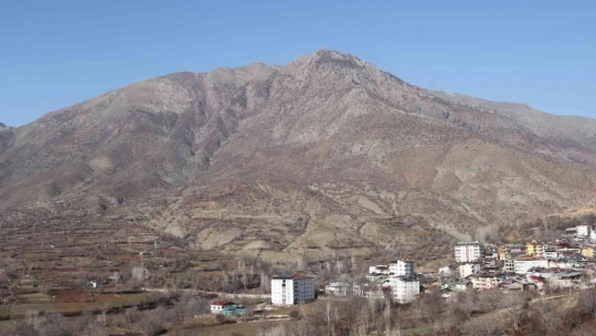 Kış aylarında 3 metre kar yağan ilçede yaz havası